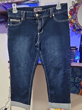 Amethyst Jeans Dark Indigo Cropped Capri with Contrast Stitching